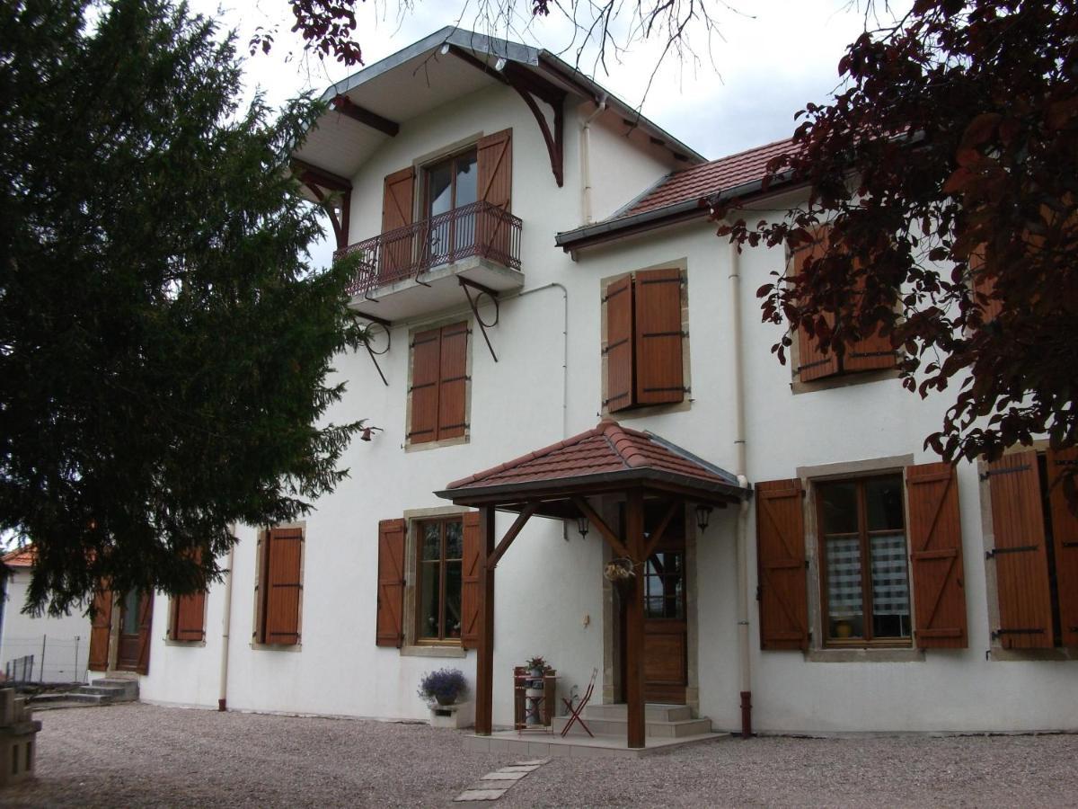 Villa Sainte Barbe Mirecourt Bagian luar foto