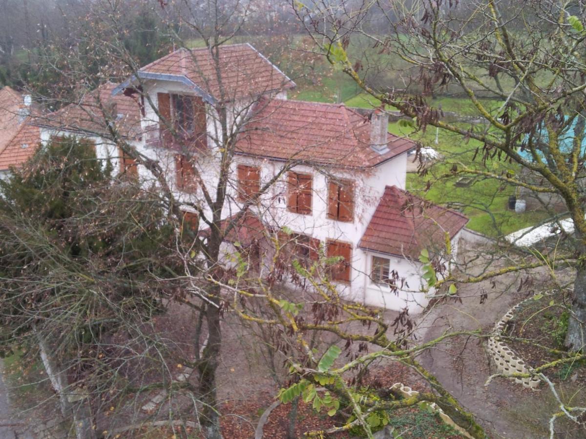 Villa Sainte Barbe Mirecourt Bagian luar foto