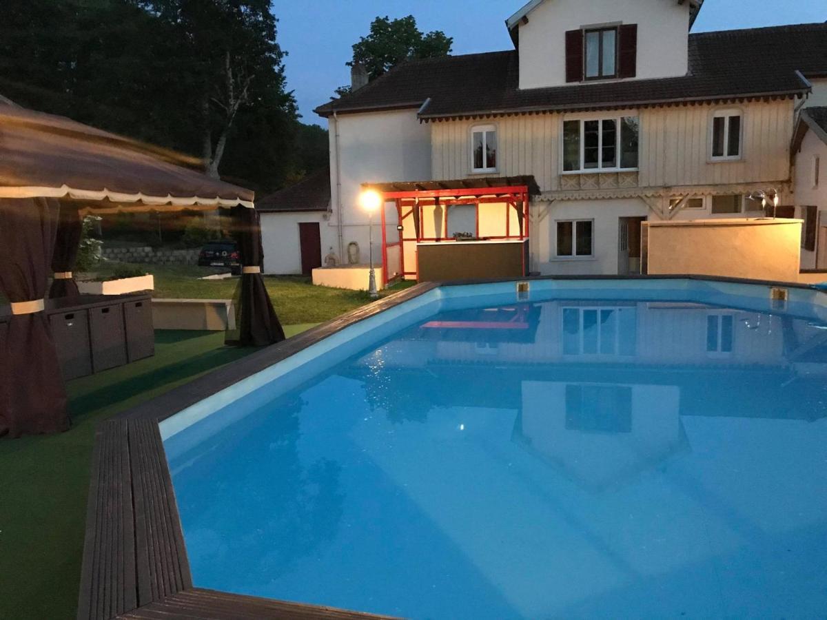 Villa Sainte Barbe Mirecourt Bagian luar foto